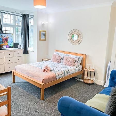 Cosy Apartments Near Hampstead Heath With Free On-Site Parking & Private Gardens, Golders Green Londres Exterior foto