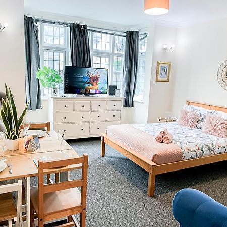 Cosy Apartments Near Hampstead Heath With Free On-Site Parking & Private Gardens, Golders Green Londres Exterior foto