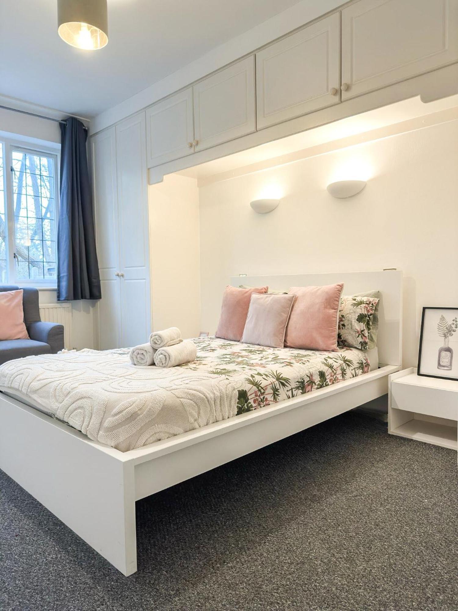 Cosy Apartments Near Hampstead Heath With Free On-Site Parking & Private Gardens, Golders Green Londres Exterior foto