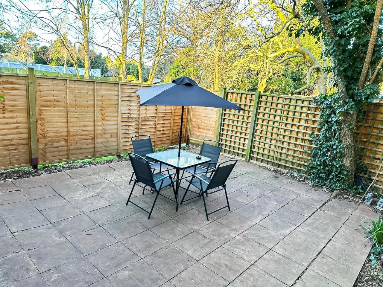Cosy Apartments Near Hampstead Heath With Free On-Site Parking & Private Gardens, Golders Green Londres Exterior foto