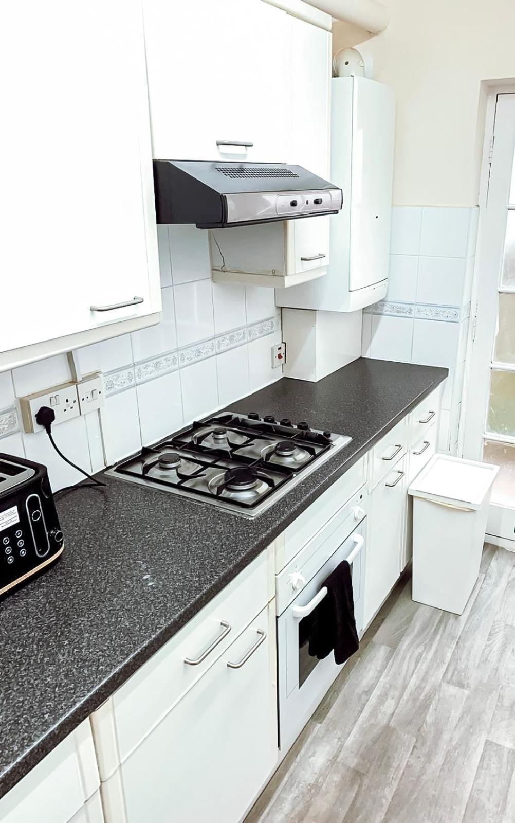 Cosy Apartments Near Hampstead Heath With Free On-Site Parking & Private Gardens, Golders Green Londres Exterior foto